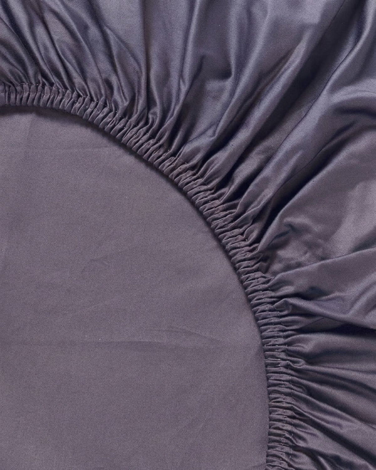 Spannbettlaken aus italienischem Mako-Satin – Kollektion Pietra e Cenere · Ardesia