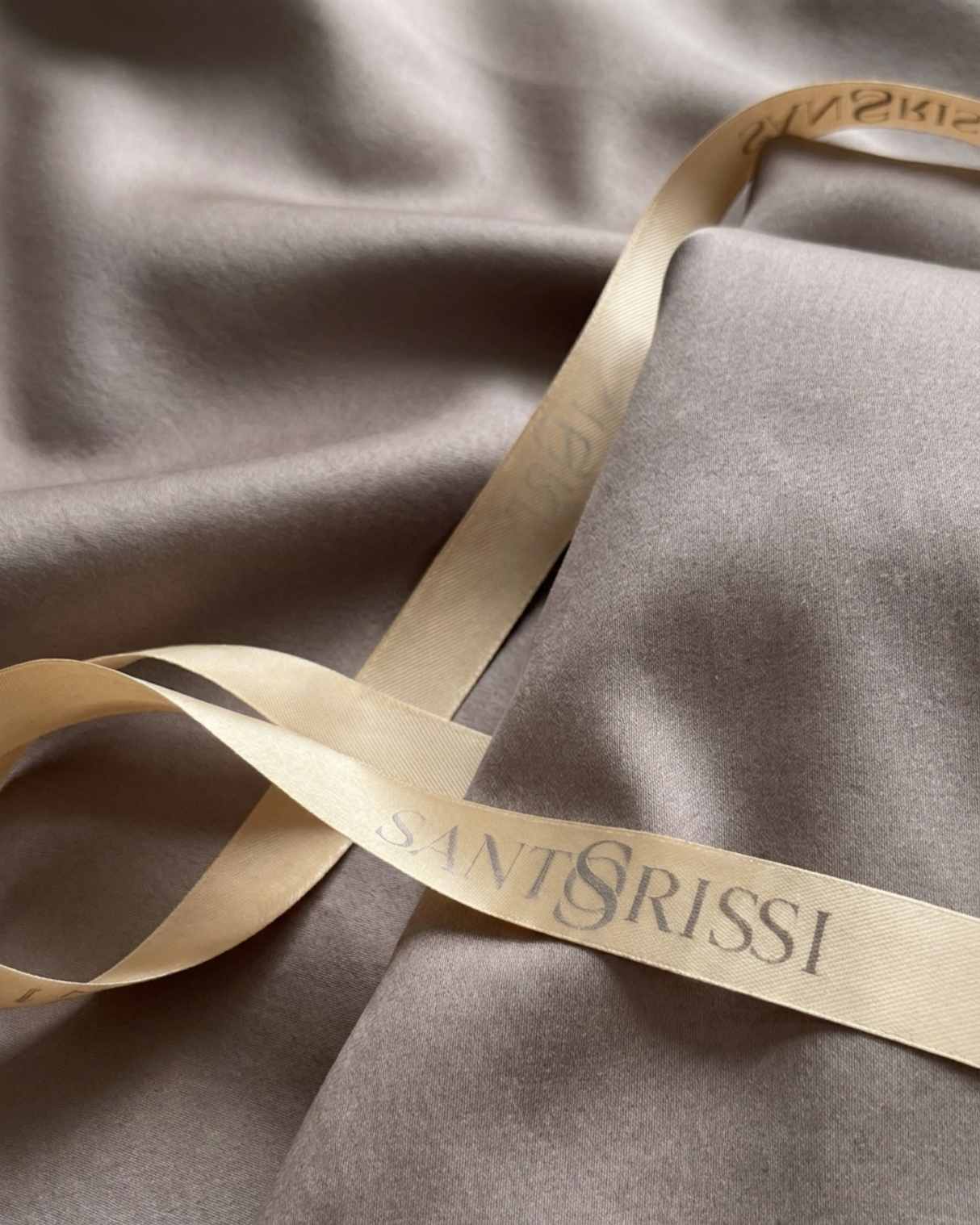 Taupe Italian cotton sateen bedding – Pietra e Cenere Collection (Pietra viva)
