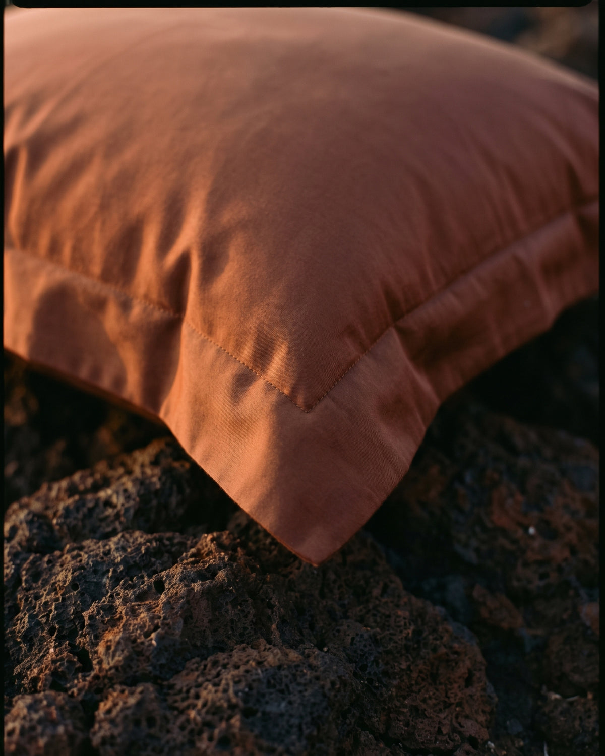 Italian Cotton Sateen Pillowcase – Terra Bruciata Collection · Muro al tramonto