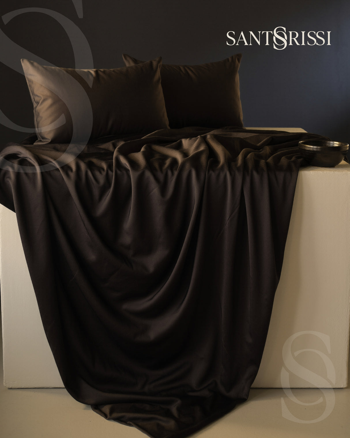 Black Italian MicroModal satin bedding – MONET Collection (Nero)