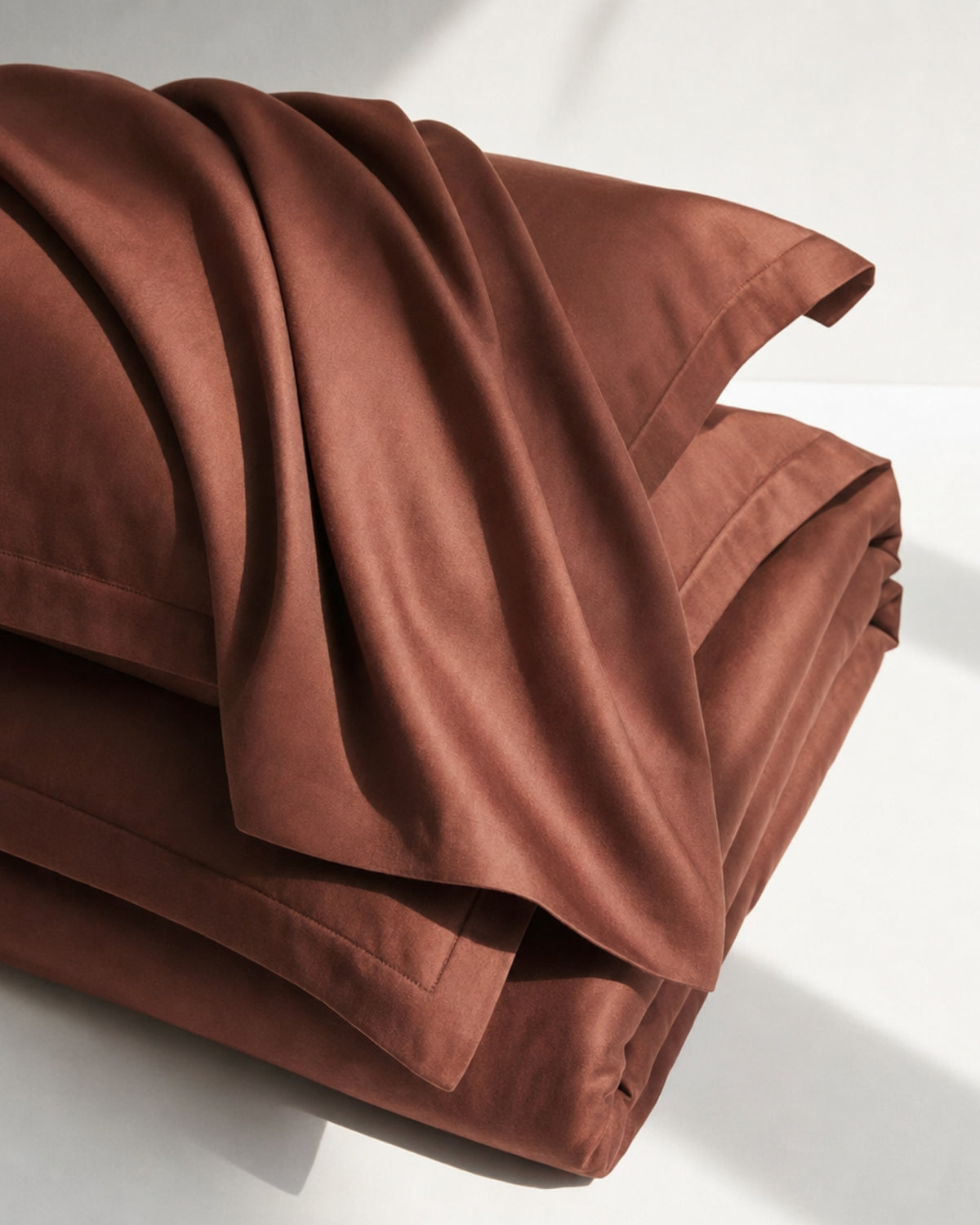 Italian Cotton Sateen Fitted Sheet – Terra Bruciata Collection · Argilla scura
