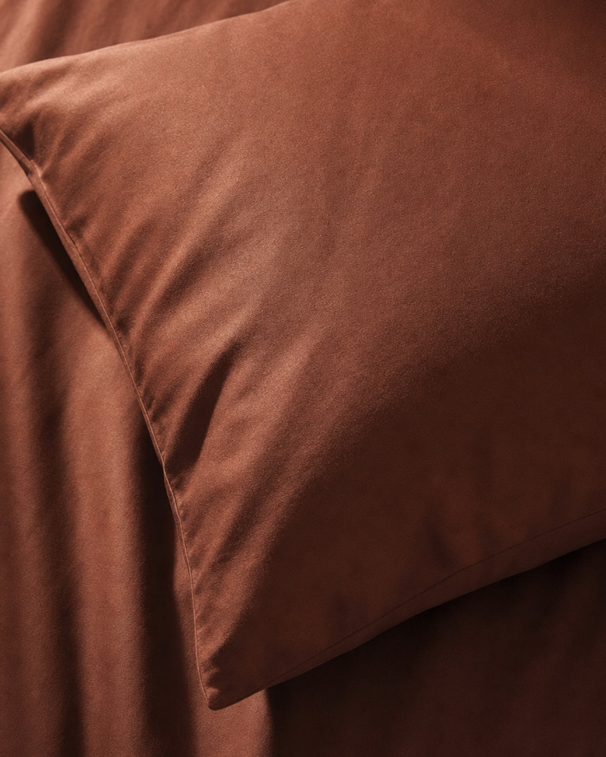 Italian Cotton Sateen Pillowcase – Terra Bruciata Collection · Argilla scura