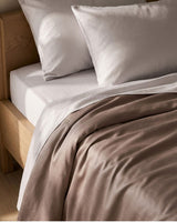 Spannbettlaken aus italienischem Mako-Satin – Kollektion Pietra e Cenere · Cenere chiara